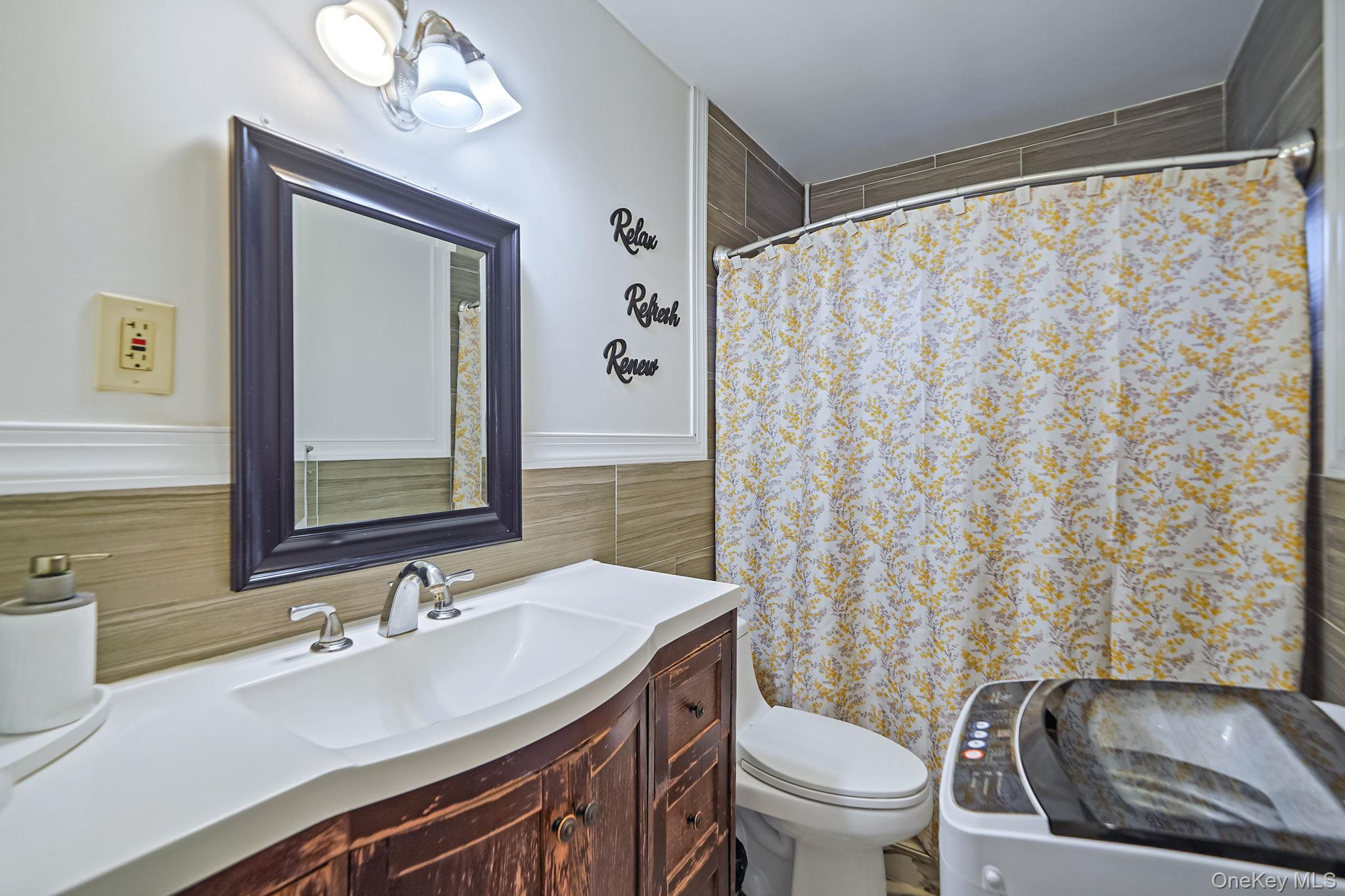 #13 photo, 158 Broadway, Brentwood , NY 11717