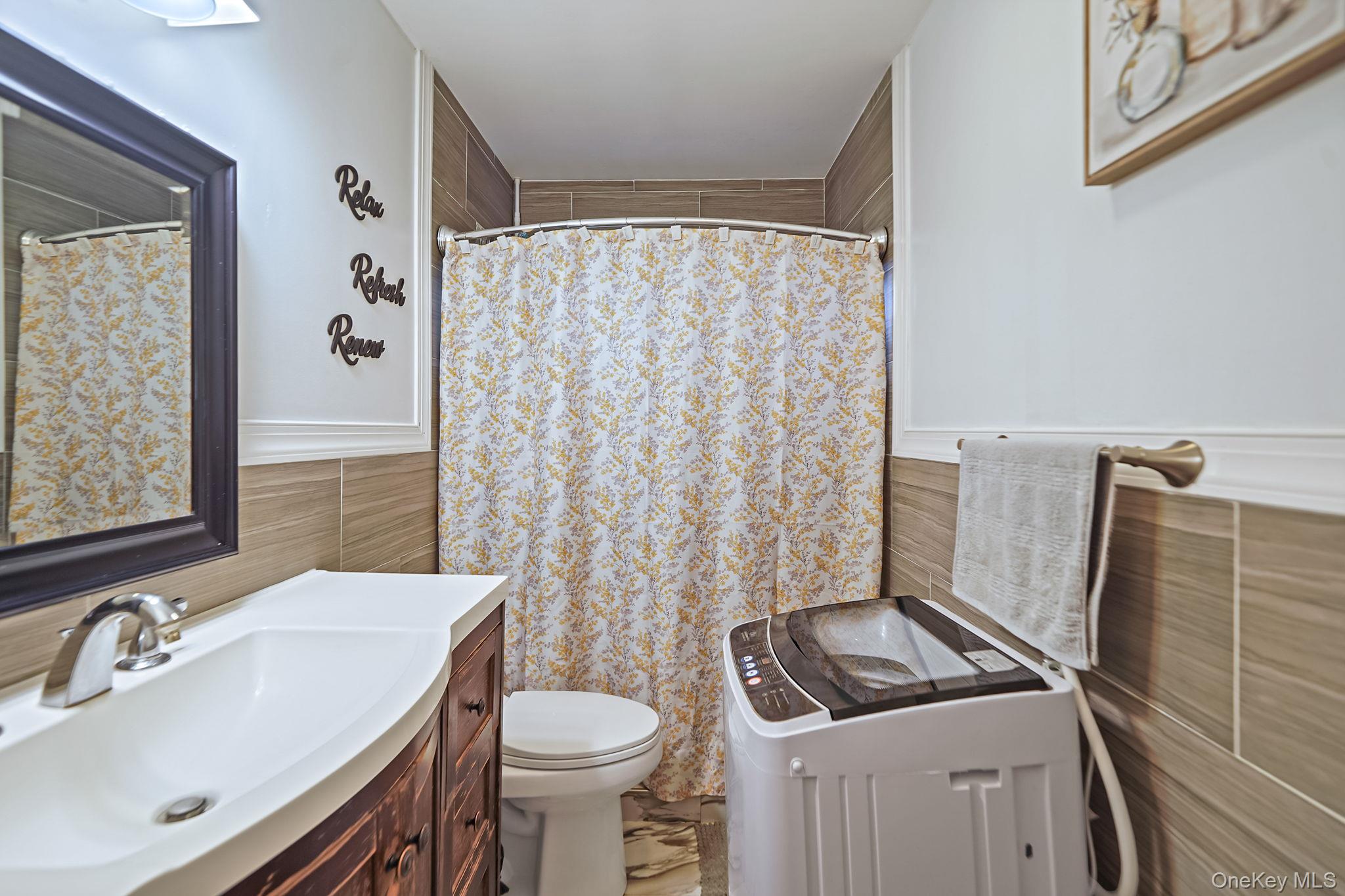 #14 photo, 158 Broadway, Brentwood , NY 11717