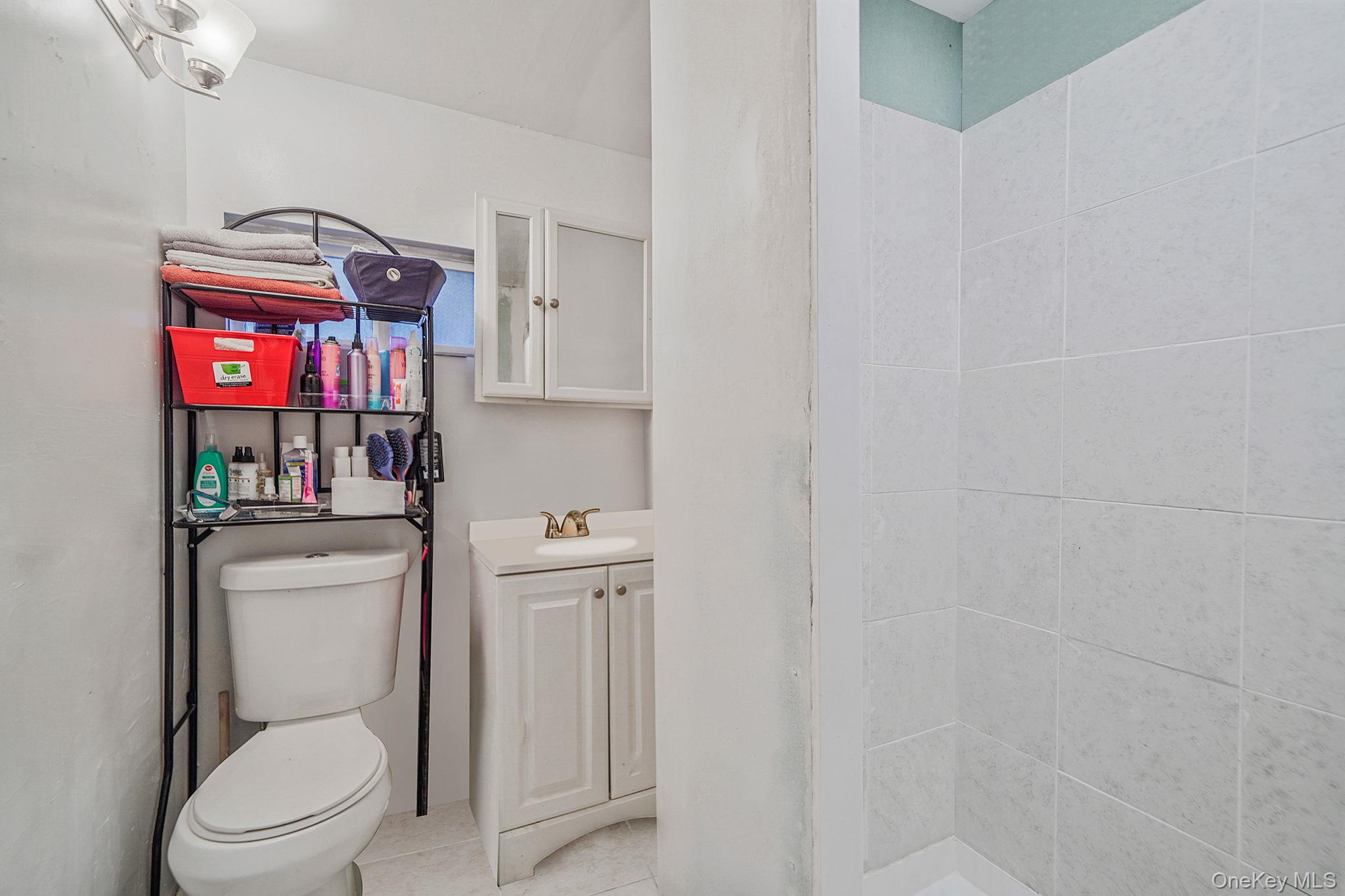 #20 photo, 158 Broadway, Brentwood , NY 11717