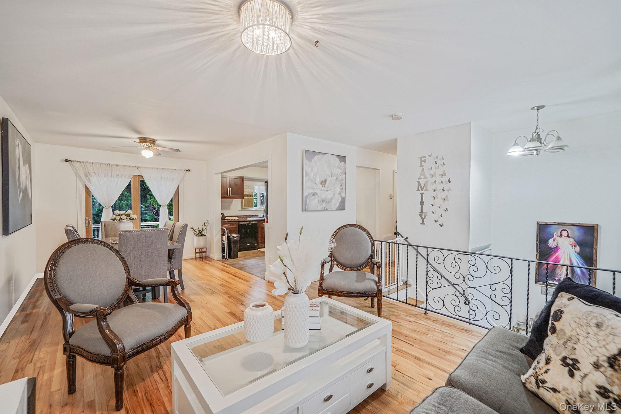 #3 photo, 158 Broadway, Brentwood , NY 11717