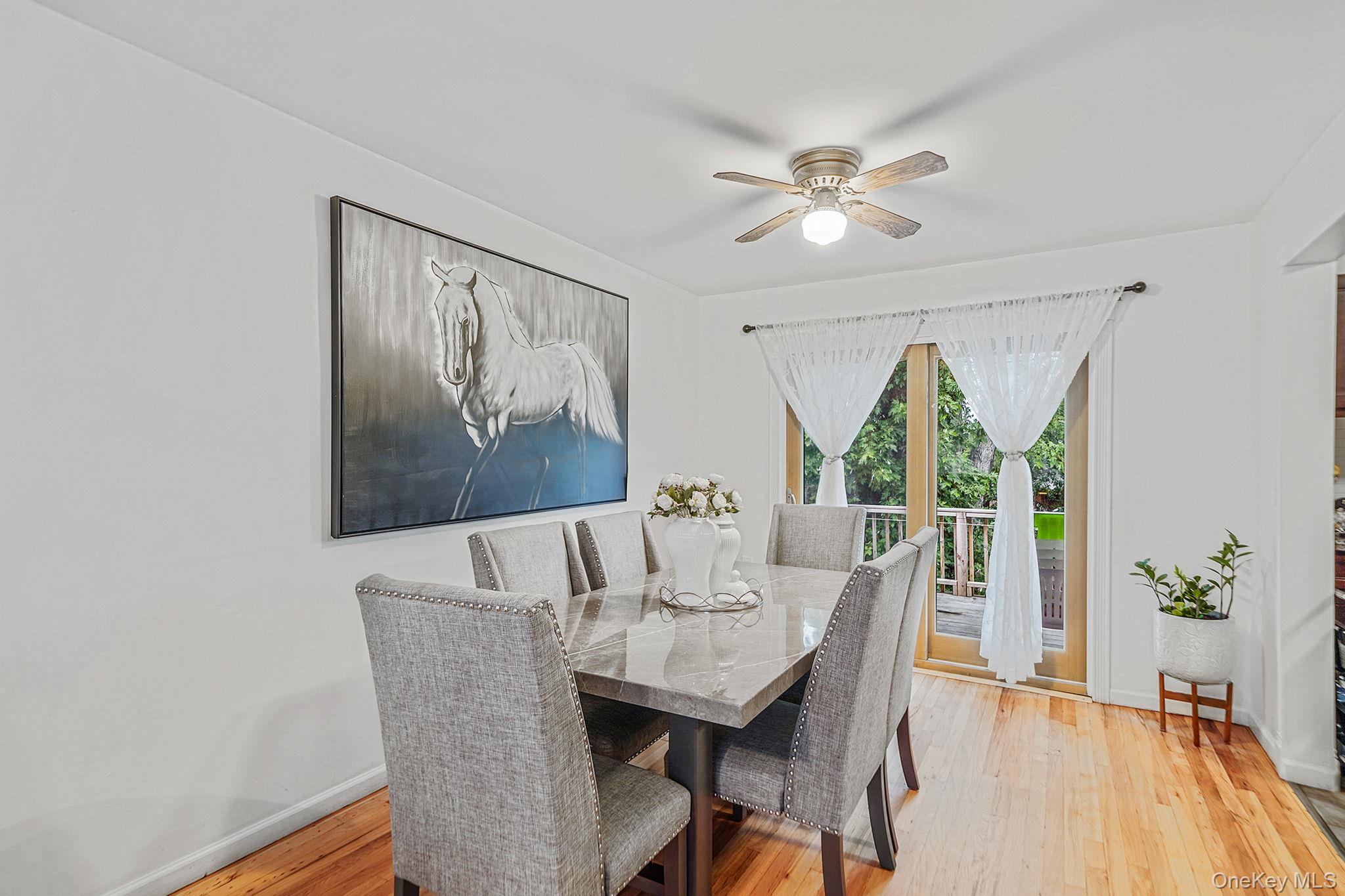 #4 photo, 158 Broadway, Brentwood , NY 11717