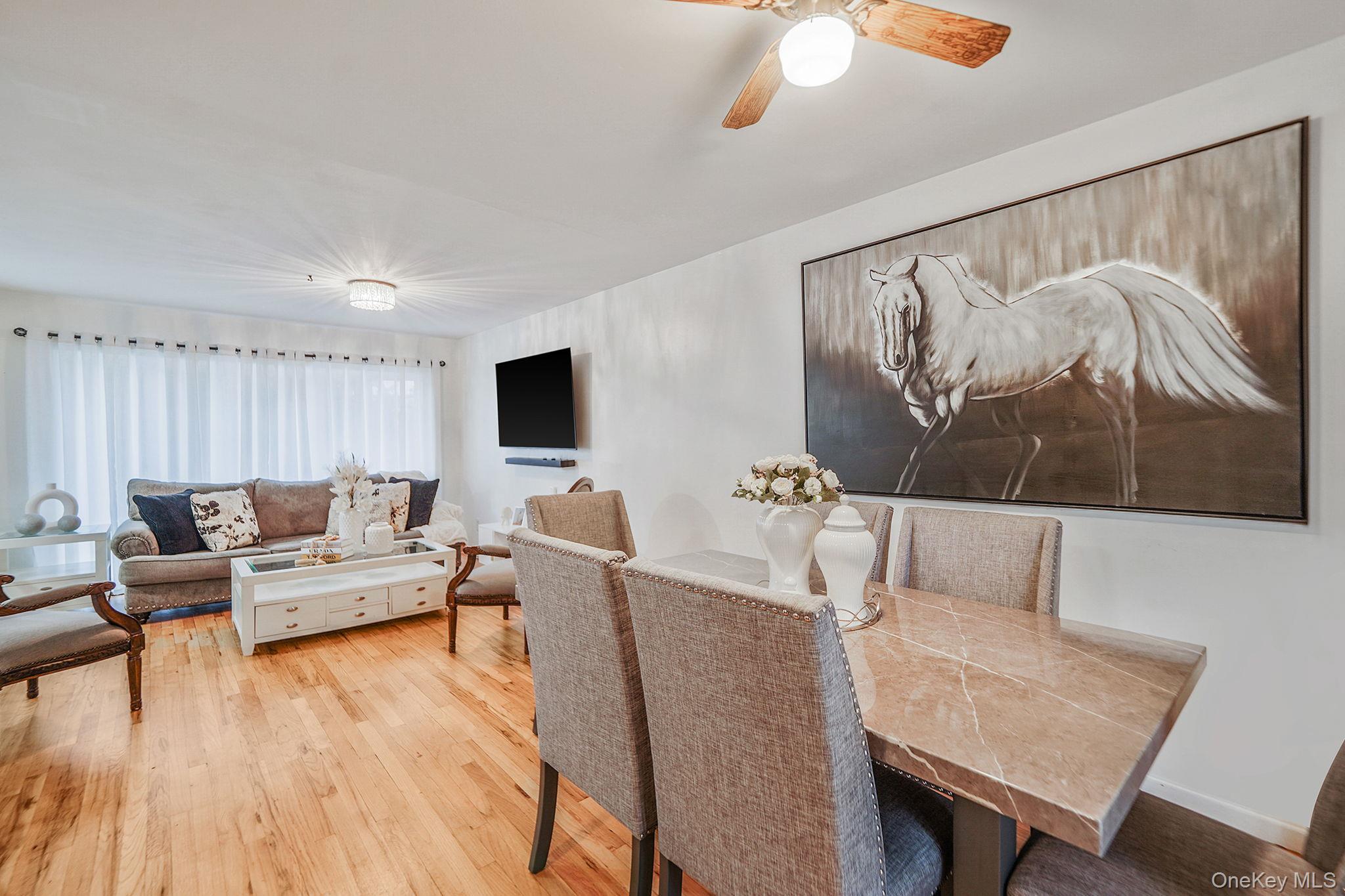 #5 photo, 158 Broadway, Brentwood , NY 11717