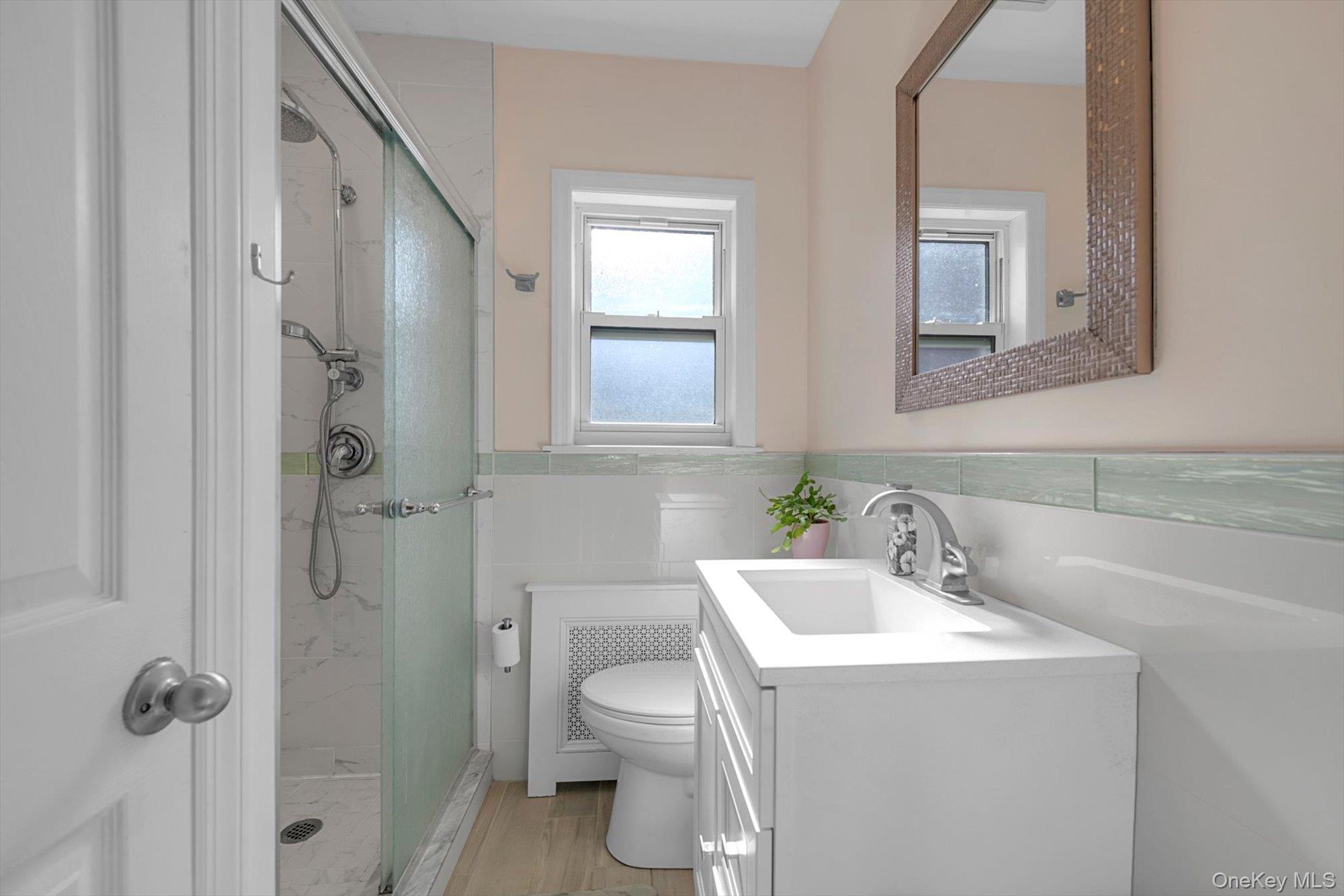 #12 photo, 5 Avon Road, New Hyde Park , NY 11040