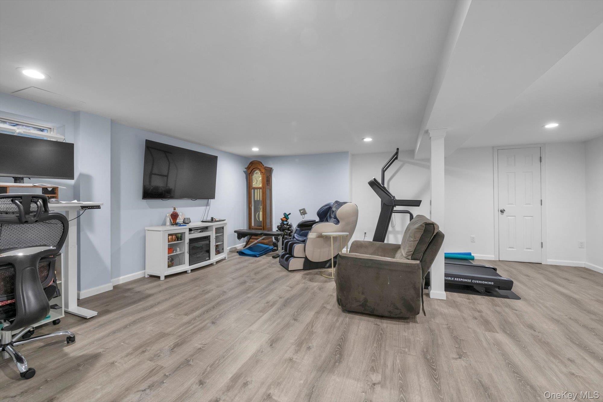 #16 photo, 5 Avon Road, New Hyde Park , NY 11040