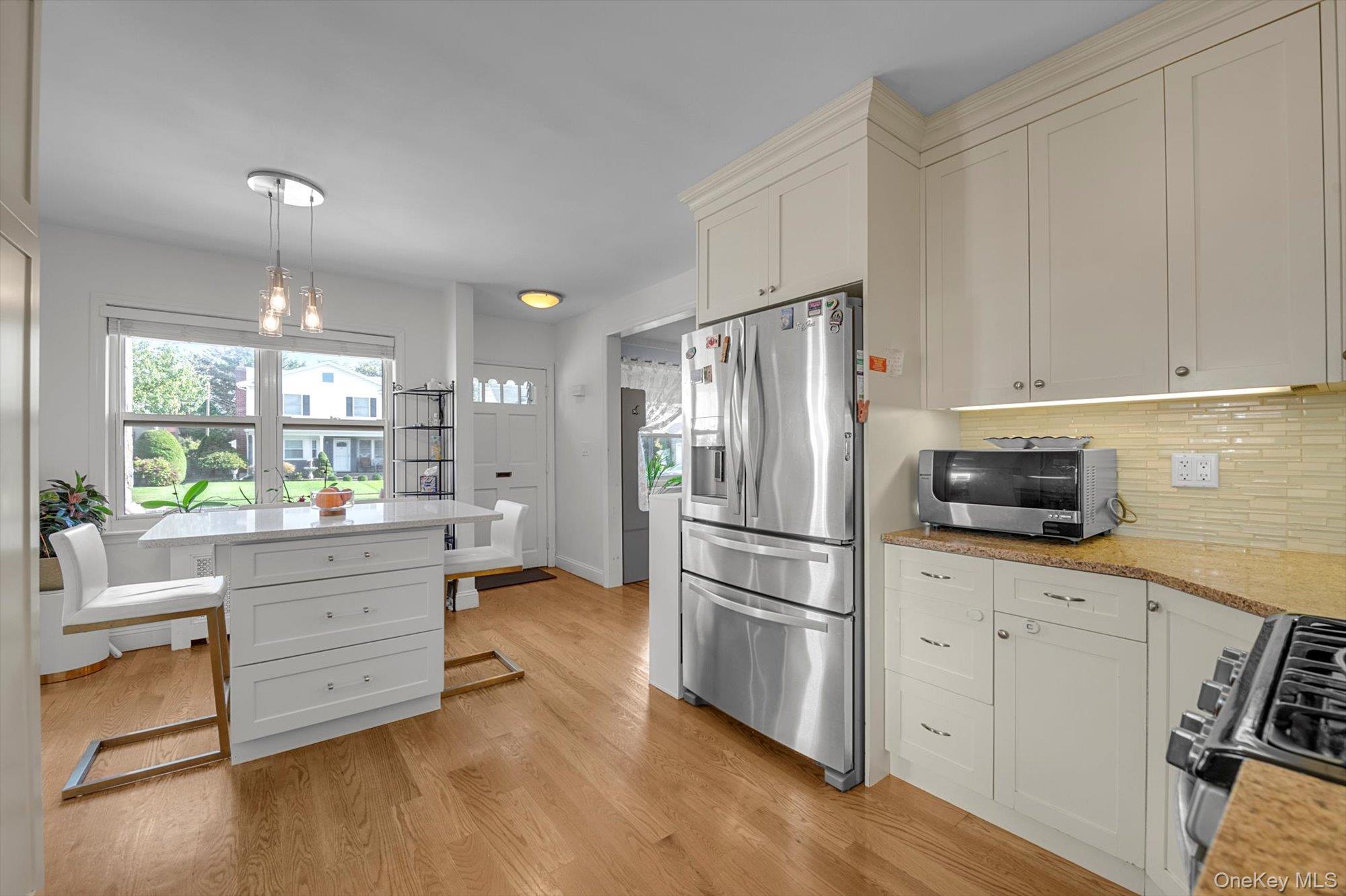 #5 photo, 5 Avon Road, New Hyde Park , NY 11040