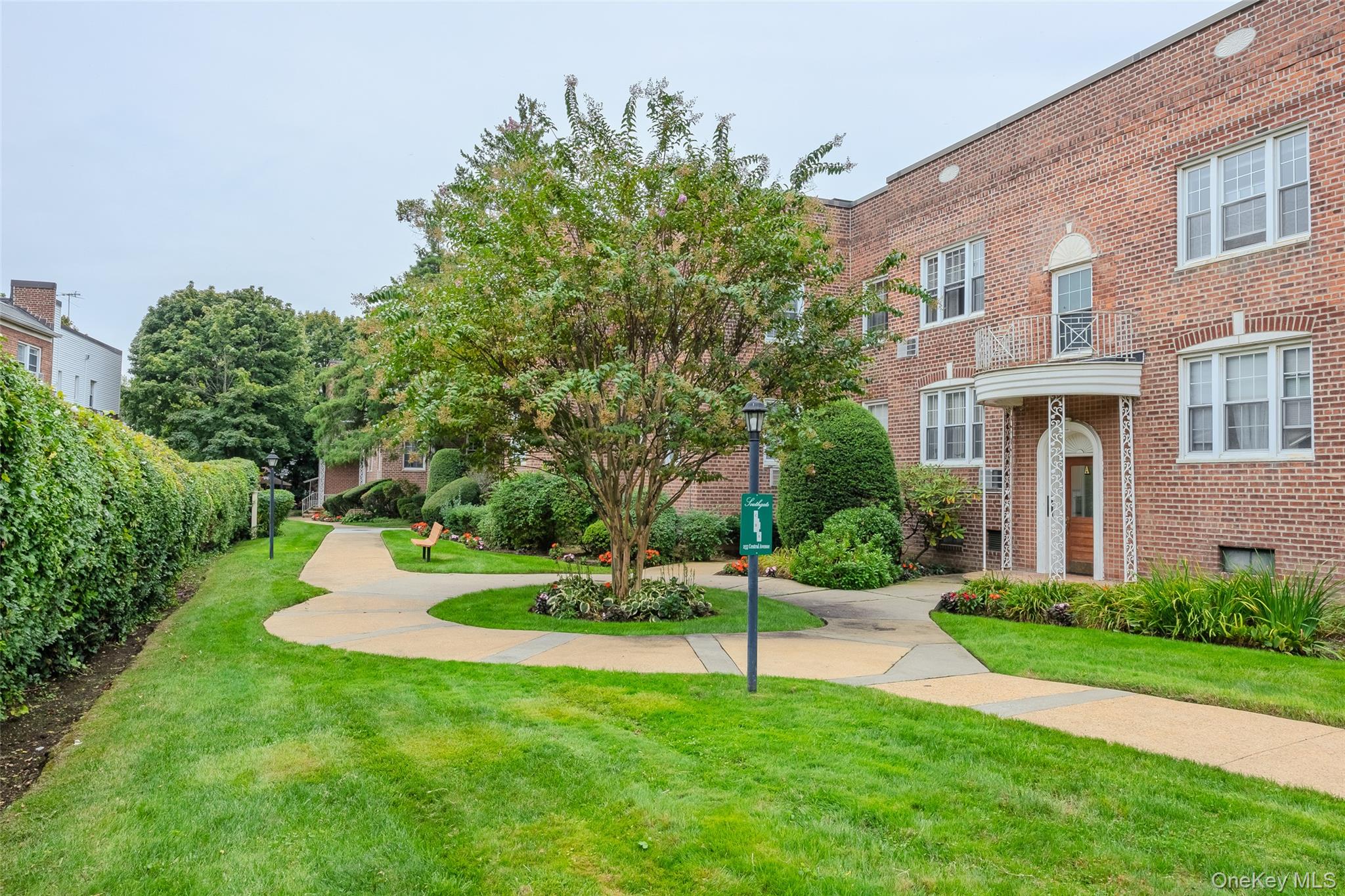 #17 photo, 255 Central Avenue, ナッソー郡 Lawrence , NY 11559