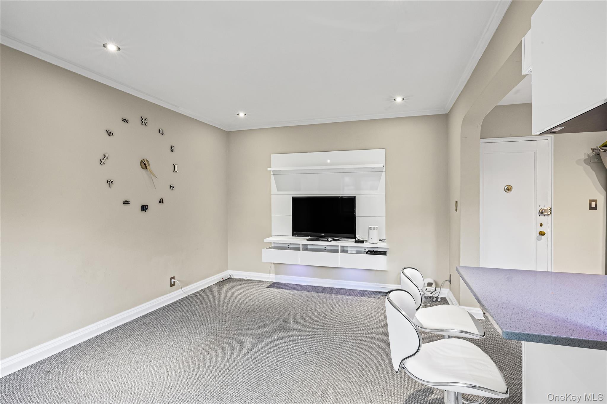 #8 photo, 255 Central Avenue, ナッソー郡 Lawrence , NY 11559