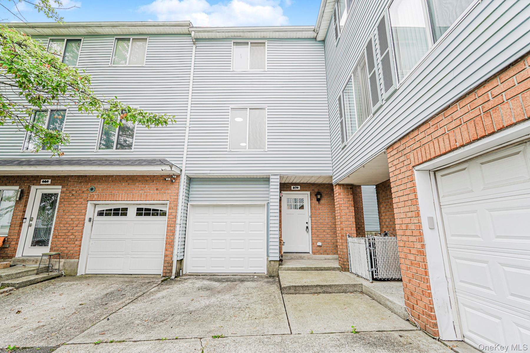 #1 photo, 670 Ilyssa Way, スタテンアイランド Staten Island , NY 10312