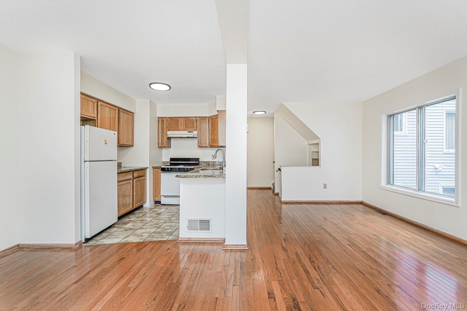 #9 photo, 670 Ilyssa Way, スタテンアイランド Staten Island , NY 10312