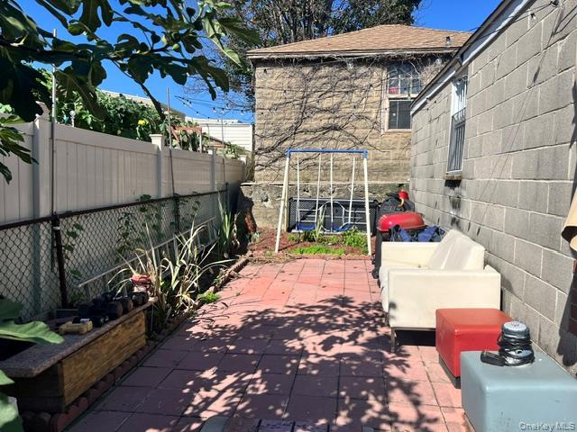 #11 photo, 12411 25th Avenue, クイーンズ区 College Point , NY 11356