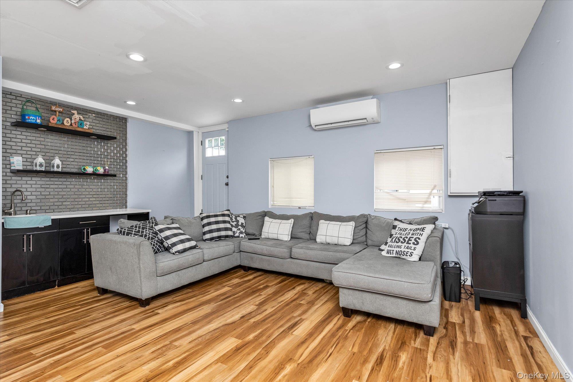 #19 photo, 142 S Franklin Street, Hempstead , NY 11550