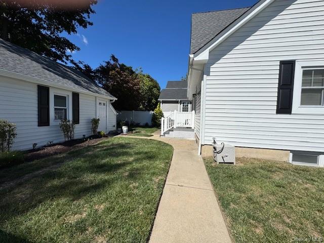 #4 photo, 39 Fountain Street, Hicksville , NY 11801