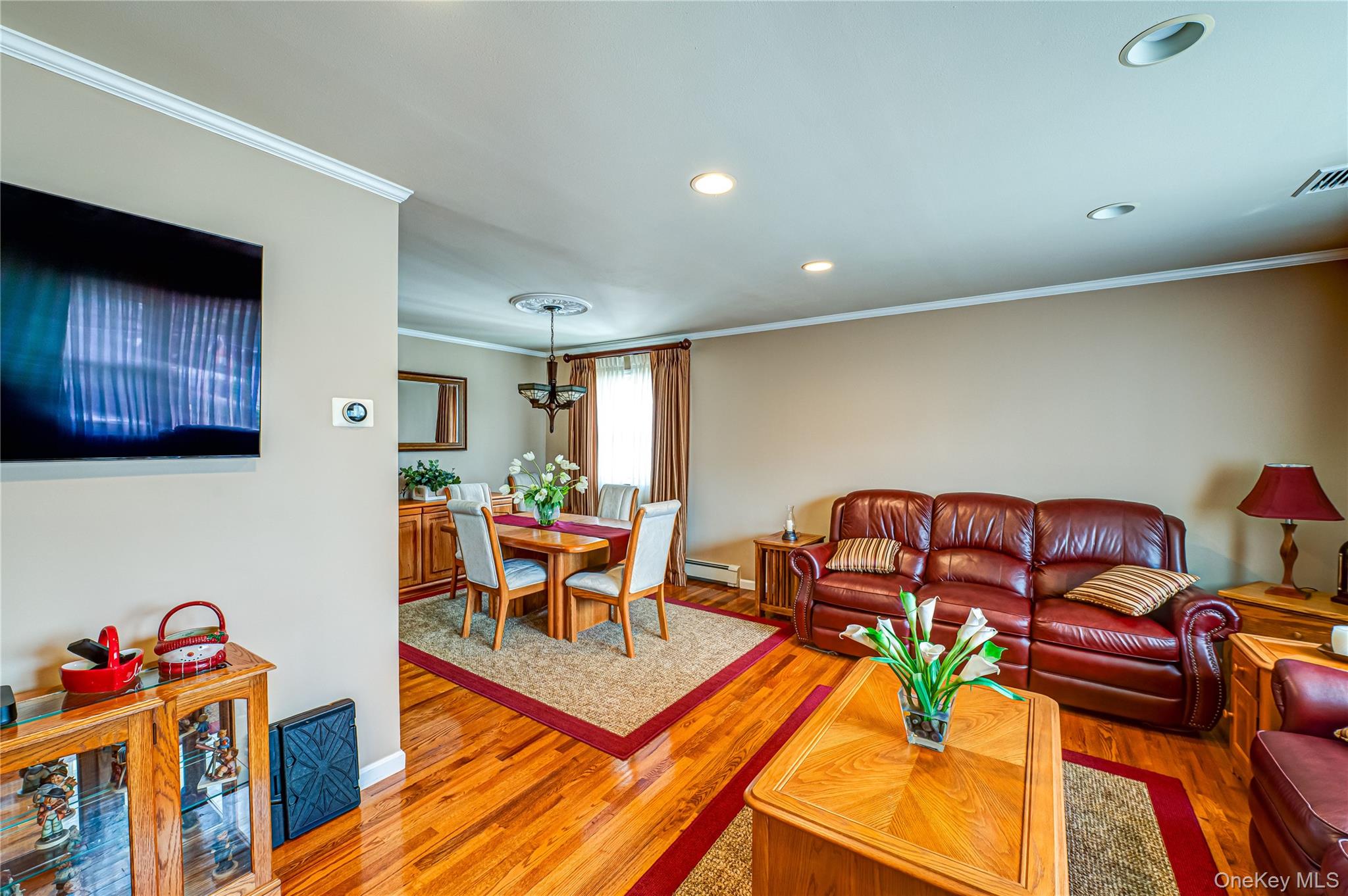 #10 photo, 35 Roosevelt Avenue, Malverne , NY 11565