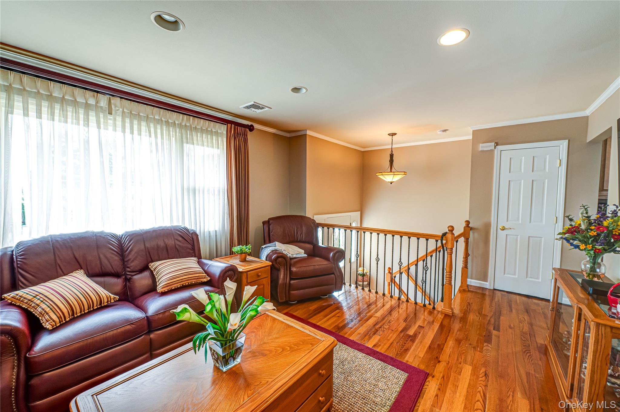 #12 photo, 35 Roosevelt Avenue, Malverne , NY 11565