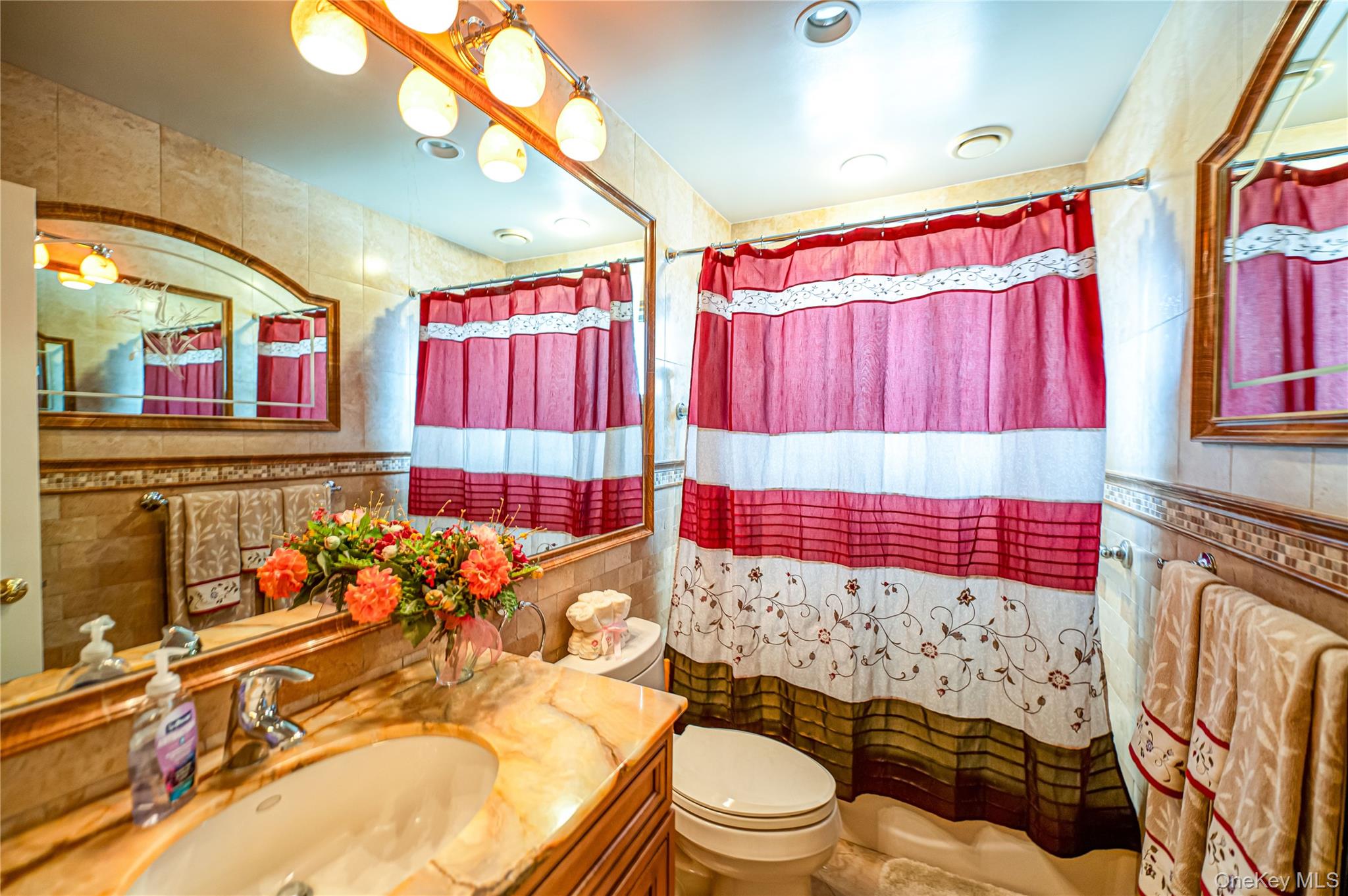 #13 photo, 35 Roosevelt Avenue, Malverne , NY 11565