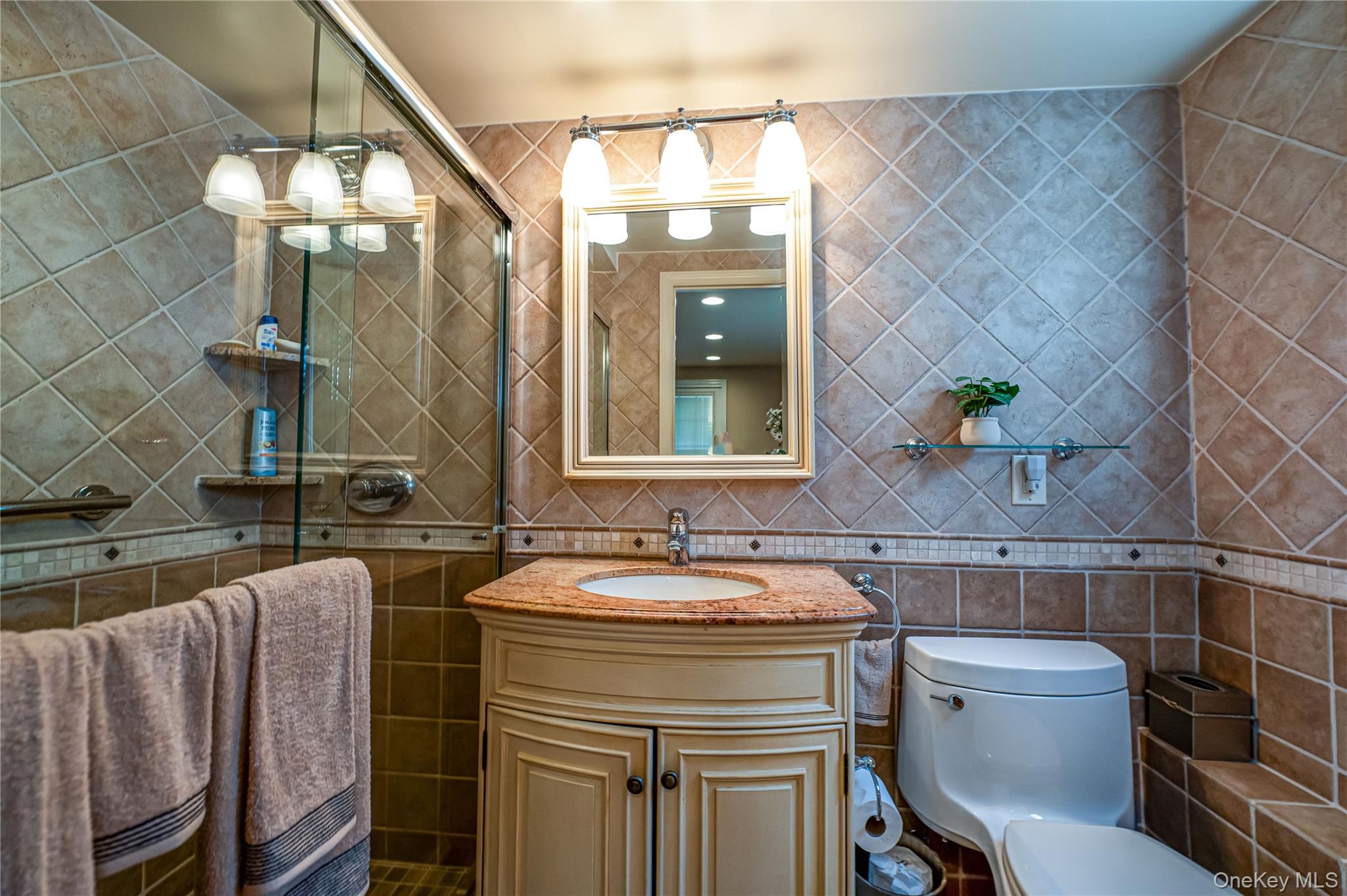 #20 photo, 35 Roosevelt Avenue, Malverne , NY 11565