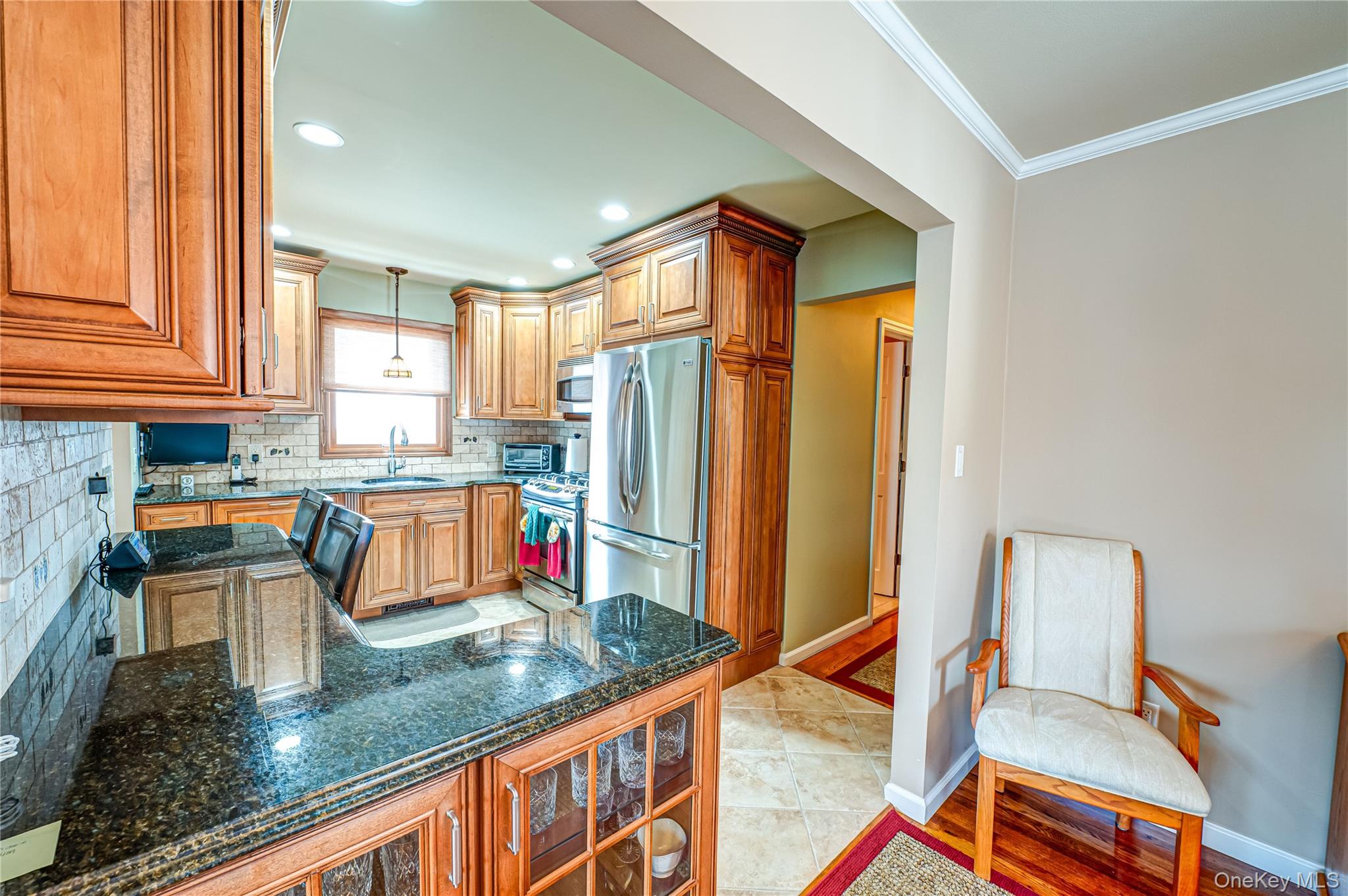 #5 photo, 35 Roosevelt Avenue, Malverne , NY 11565