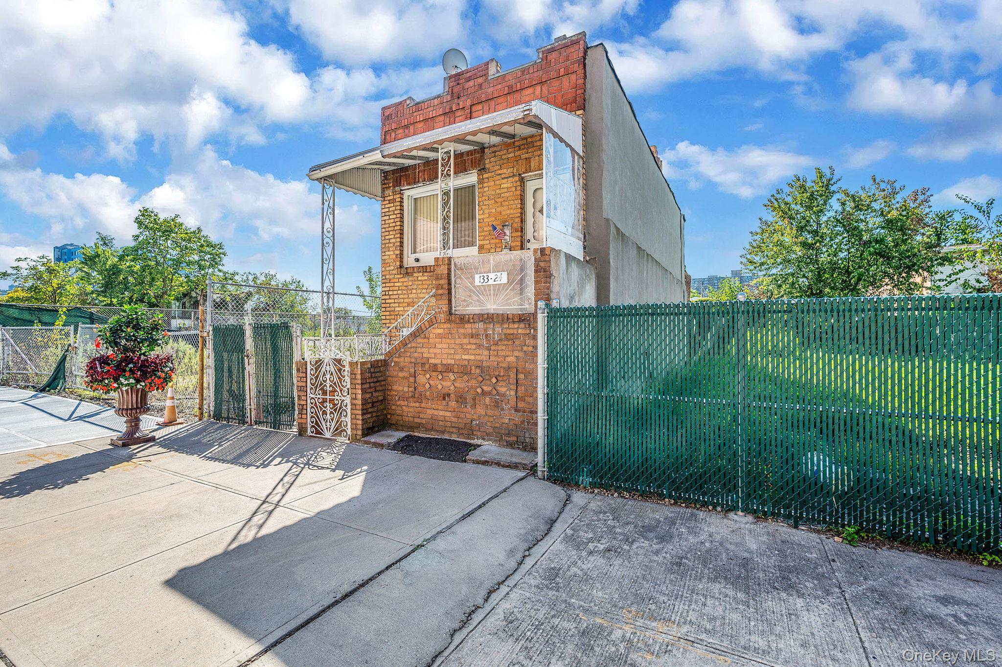 #3 photo, 133-24 78th Street, クイーンズ区 Howard Beach , NY 11414