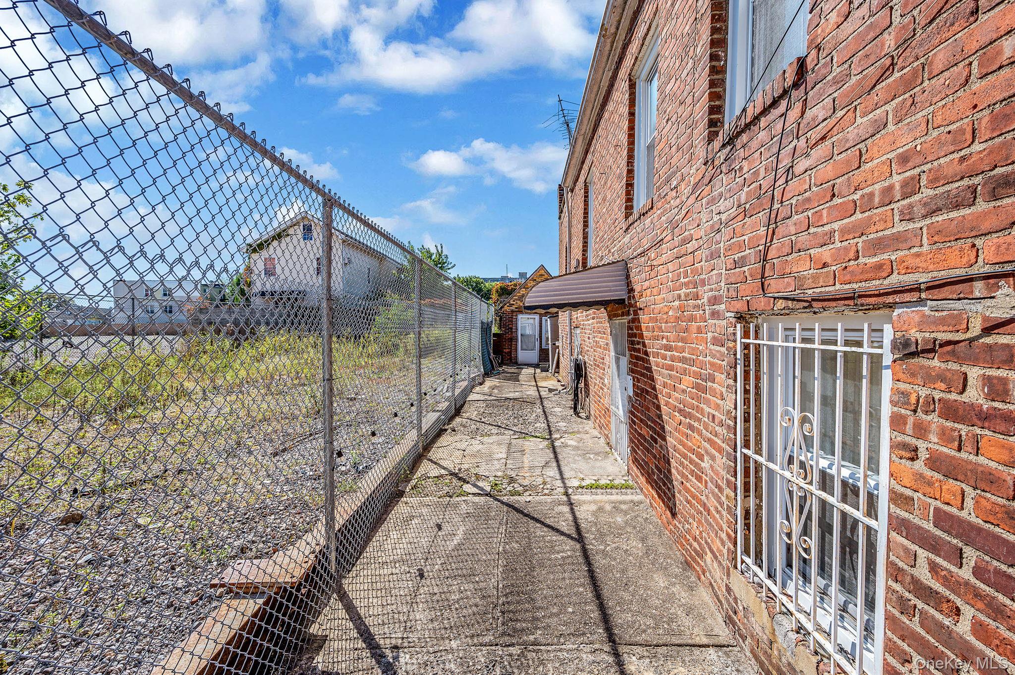 #4 photo, 133-24 78th Street, クイーンズ区 Howard Beach , NY 11414