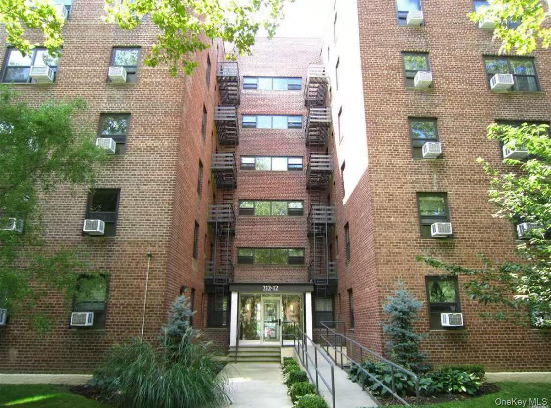 #1 photo, 212-12 73 Avenue, クイーンズ区 Bayside , NY 11364