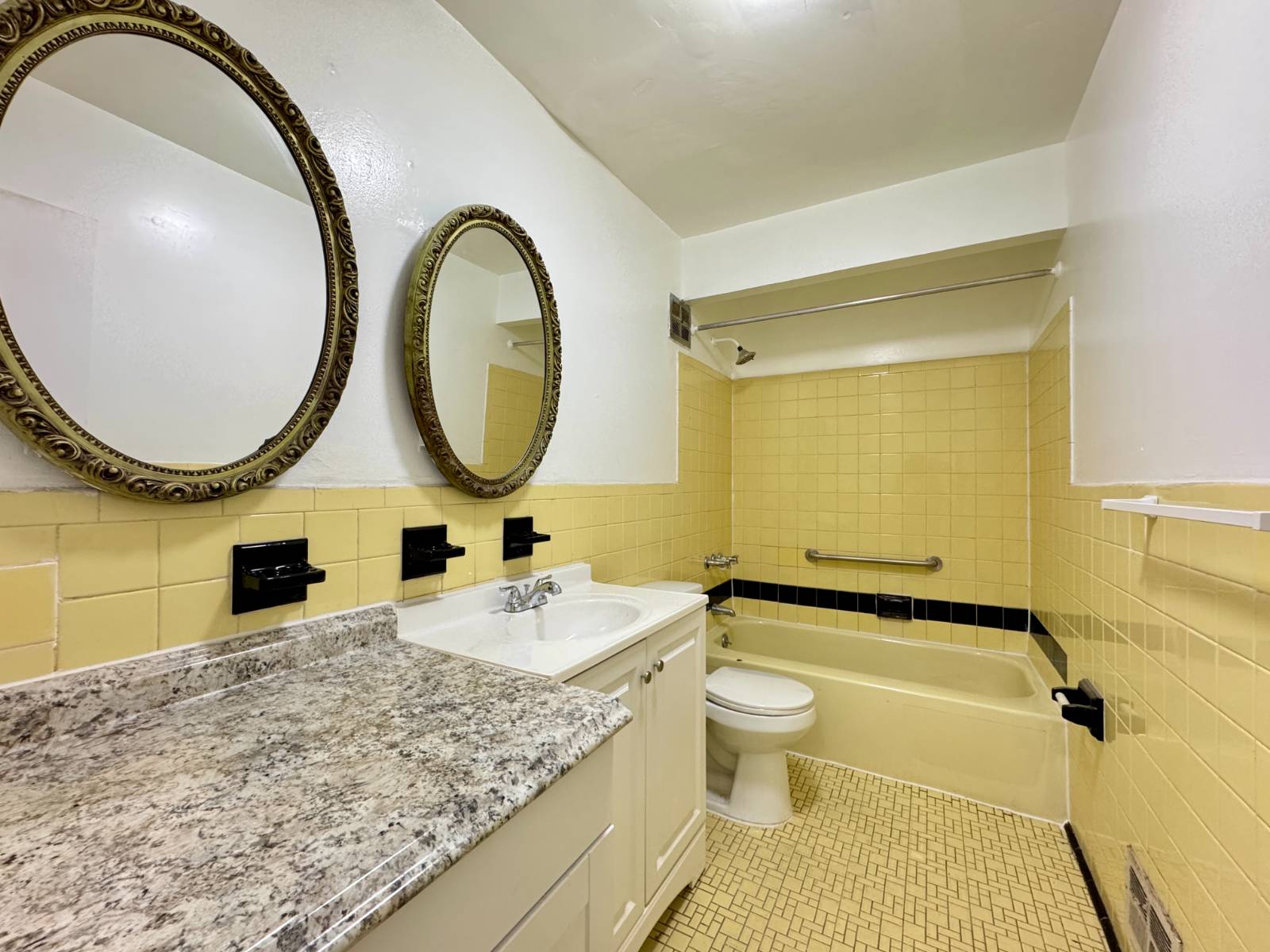 #6 photo, 436 Olmstead Ave #1 (2nd floor), East Bronx , NY 10473