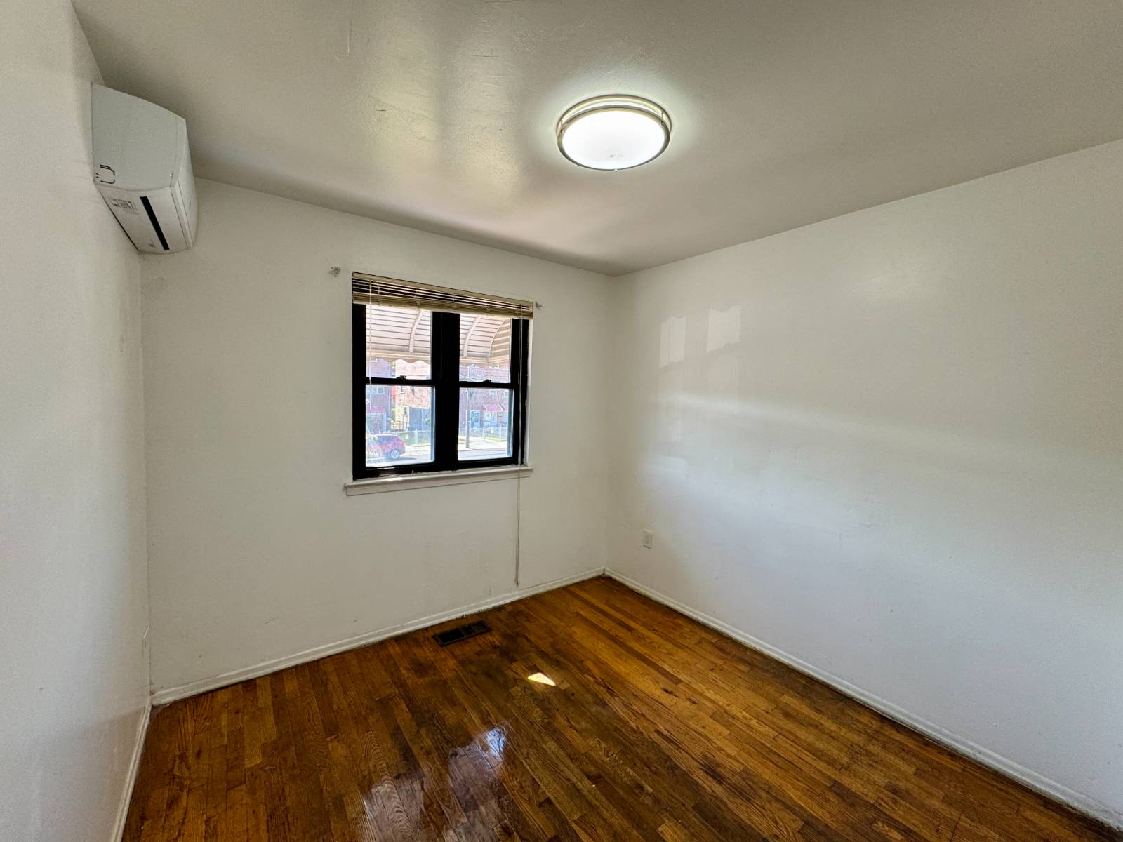 #8 photo, 436 Olmstead Ave #1 (2nd floor), East Bronx , NY 10473