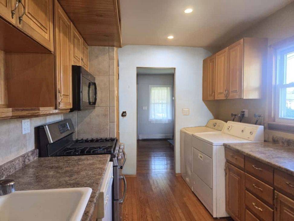 #3 photo, ** Horton Rd, Valley Stream , NY 11581