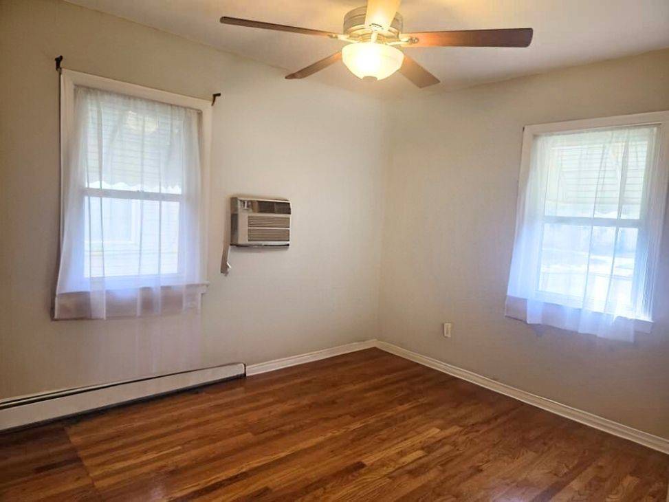 #6 photo, ** Horton Rd, Valley Stream , NY 11581