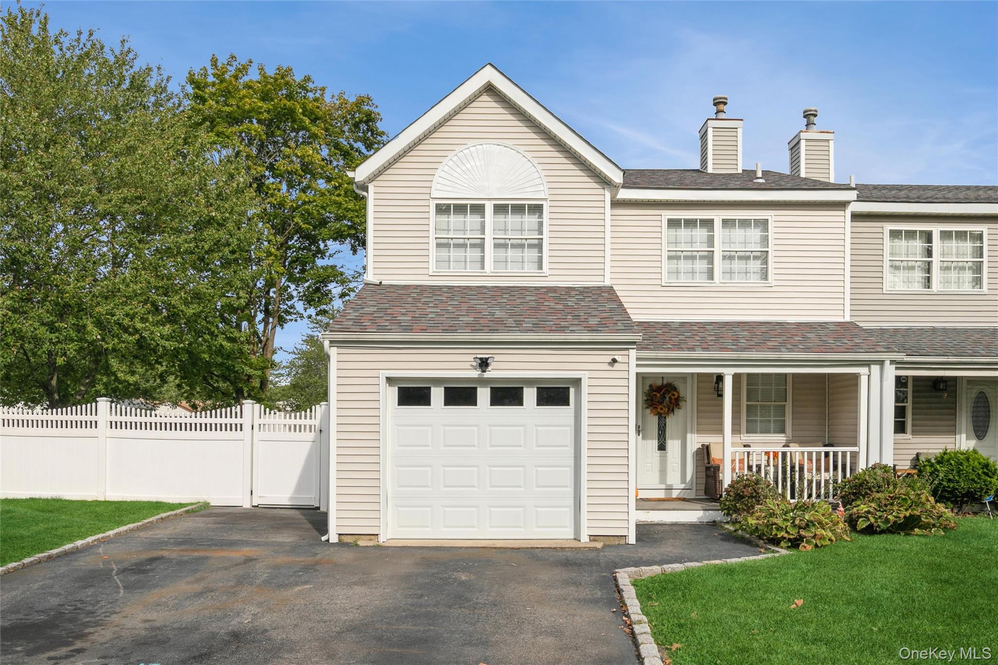 #1 photo, 92 McKinney Street, सफ़ोक काउंटी Central Islip , NY 11722