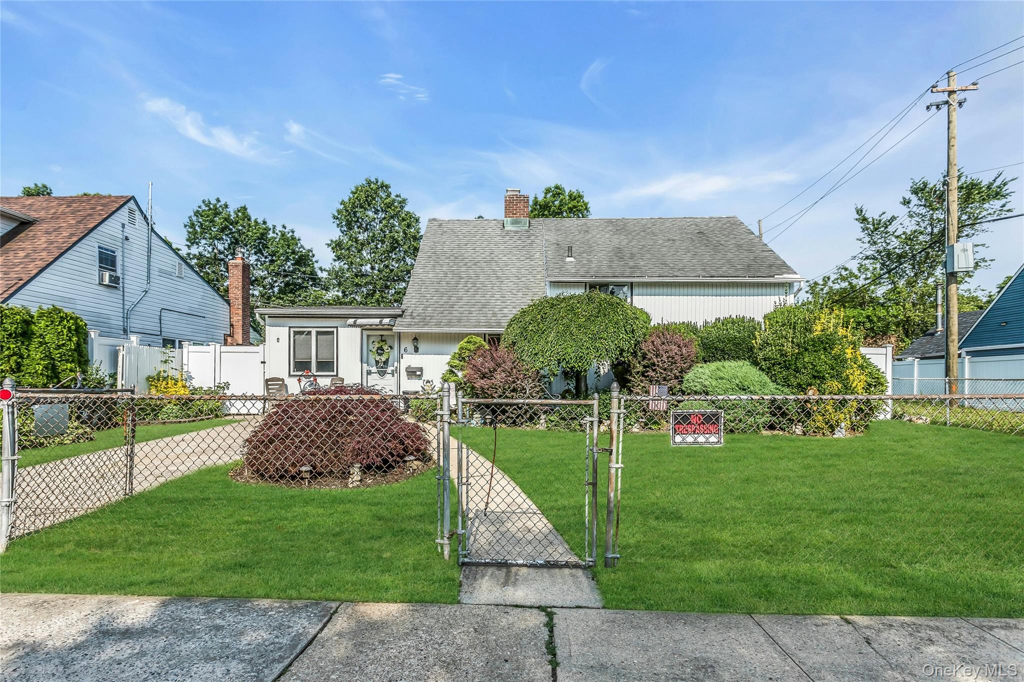 #1 photo, 6 Pintail Lane, नासाउ काउंटी Levittown , NY 11756