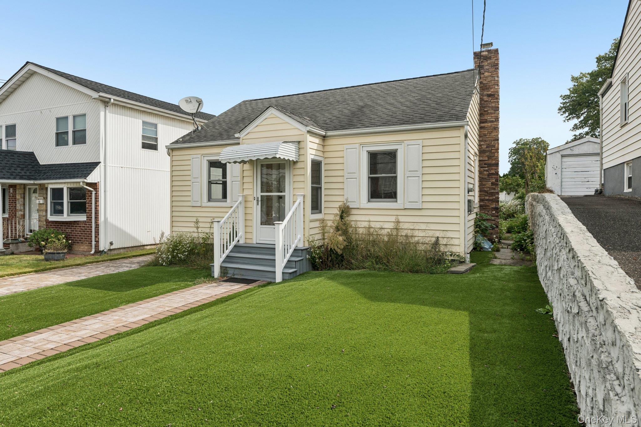 #2 photo, 105 Devon Road, ナッソー郡 Albertson , NY 11507