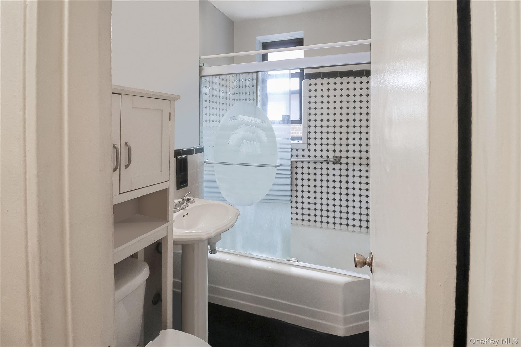 #12 photo, 730 E 232nd Street, Bronx , NY 10466