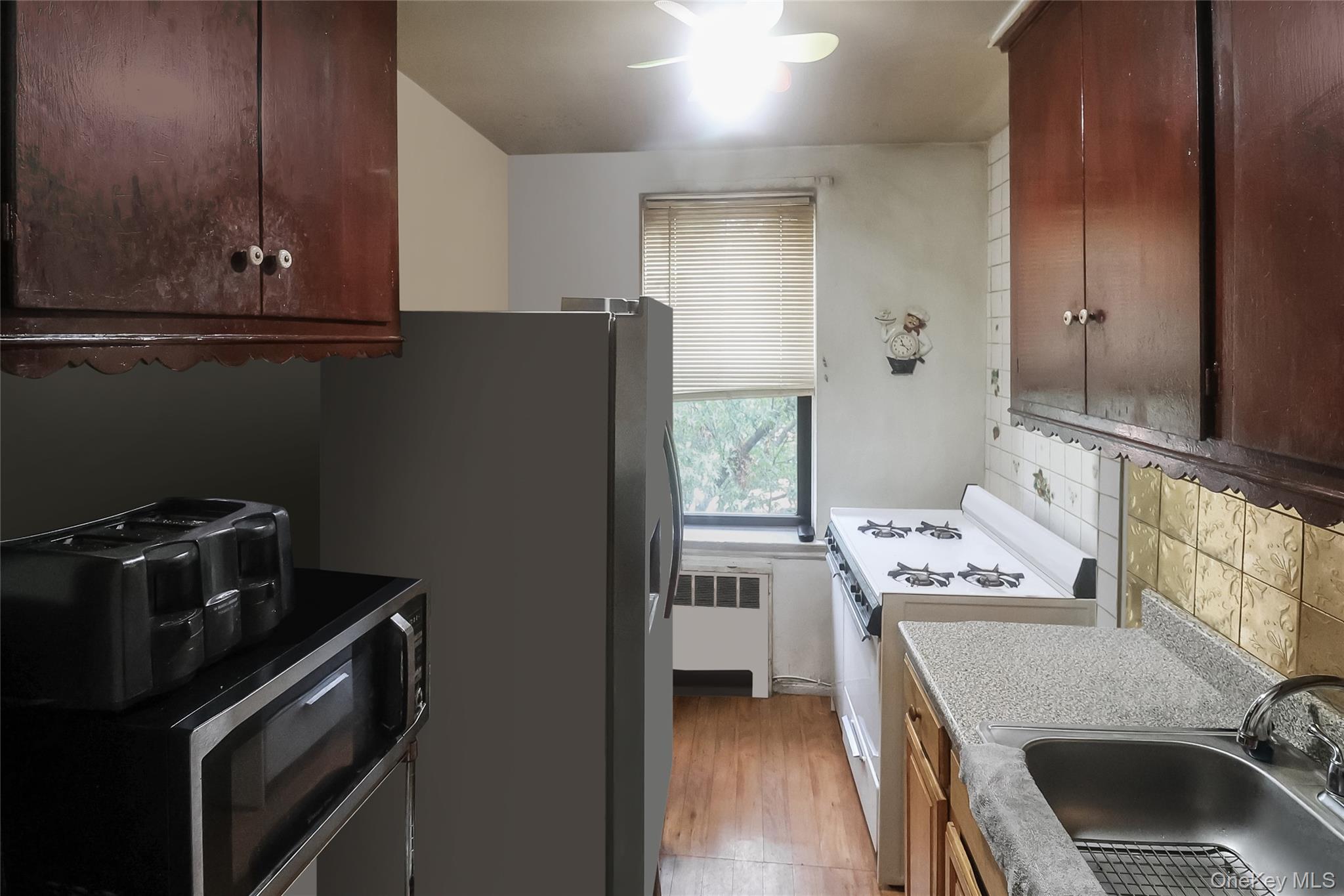 #6 photo, 730 E 232nd Street, Bronx , NY 10466