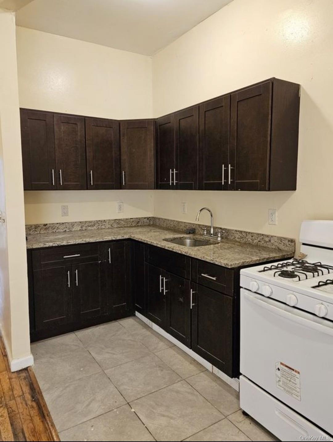 #1 photo, 873 Elsmere Place, 布朗士 Bronx , NY 10460