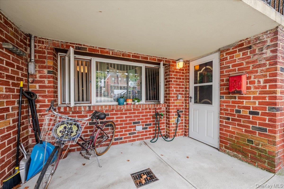 #17 photo, 248 Throggs Neck Boulevard, Bronx , NY 10465