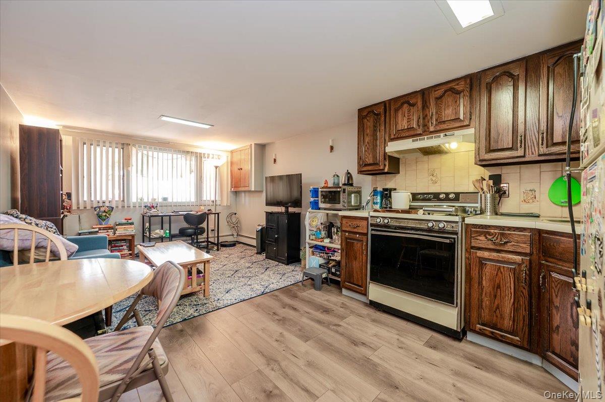 #19 photo, 248 Throggs Neck Boulevard, Bronx , NY 10465