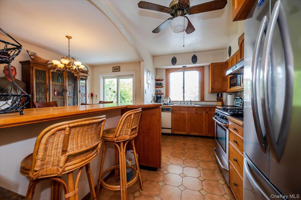 #7 photo, 248 Throggs Neck Boulevard, Bronx , NY 10465