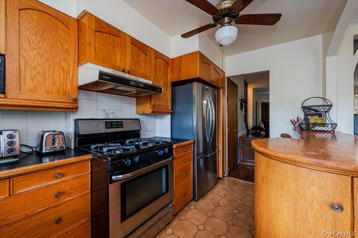 #9 photo, 248 Throggs Neck Boulevard, Bronx , NY 10465