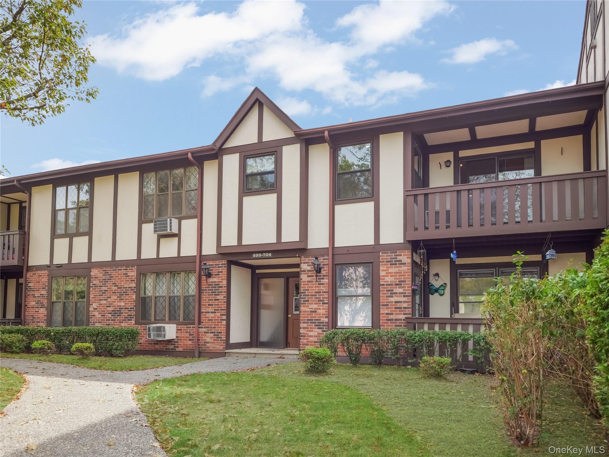 #2 photo, 704 Sierra Vista Lane, Valley Cottage , NY 10989