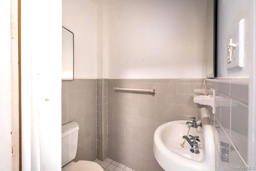 #7 photo, 127 Route 100, Katonah , NY 10536