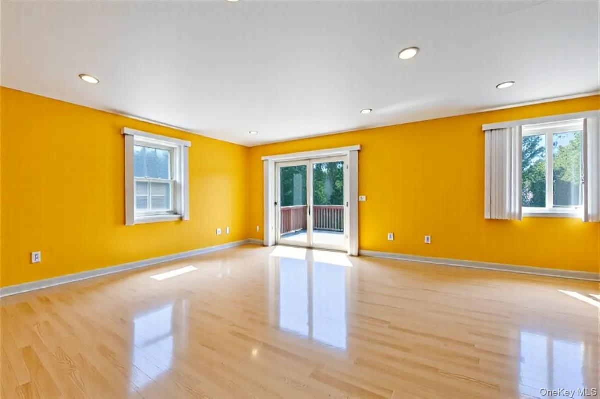 #5 photo, 1706 Manatuck Boulevard, Bay Shore , NY 11706