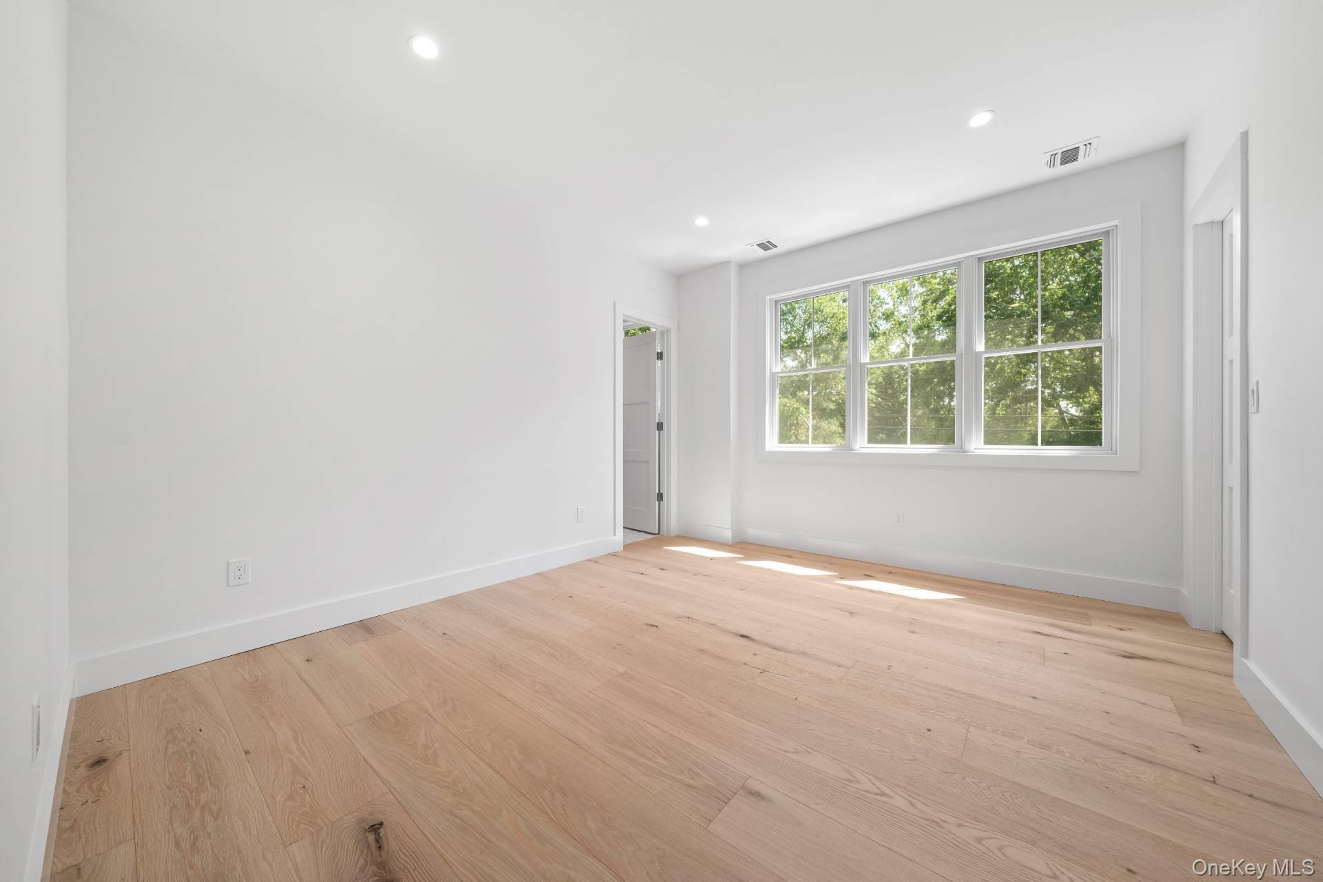 #11 photo, 37 Peconic Bay, サフォーク郡 Southampton , NY 11968