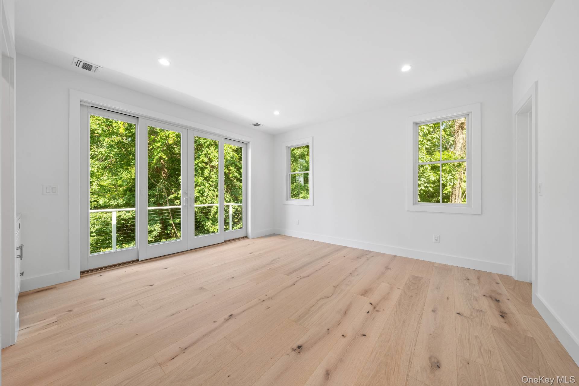 #14 photo, 37 Peconic Bay, サフォーク郡 Southampton , NY 11968