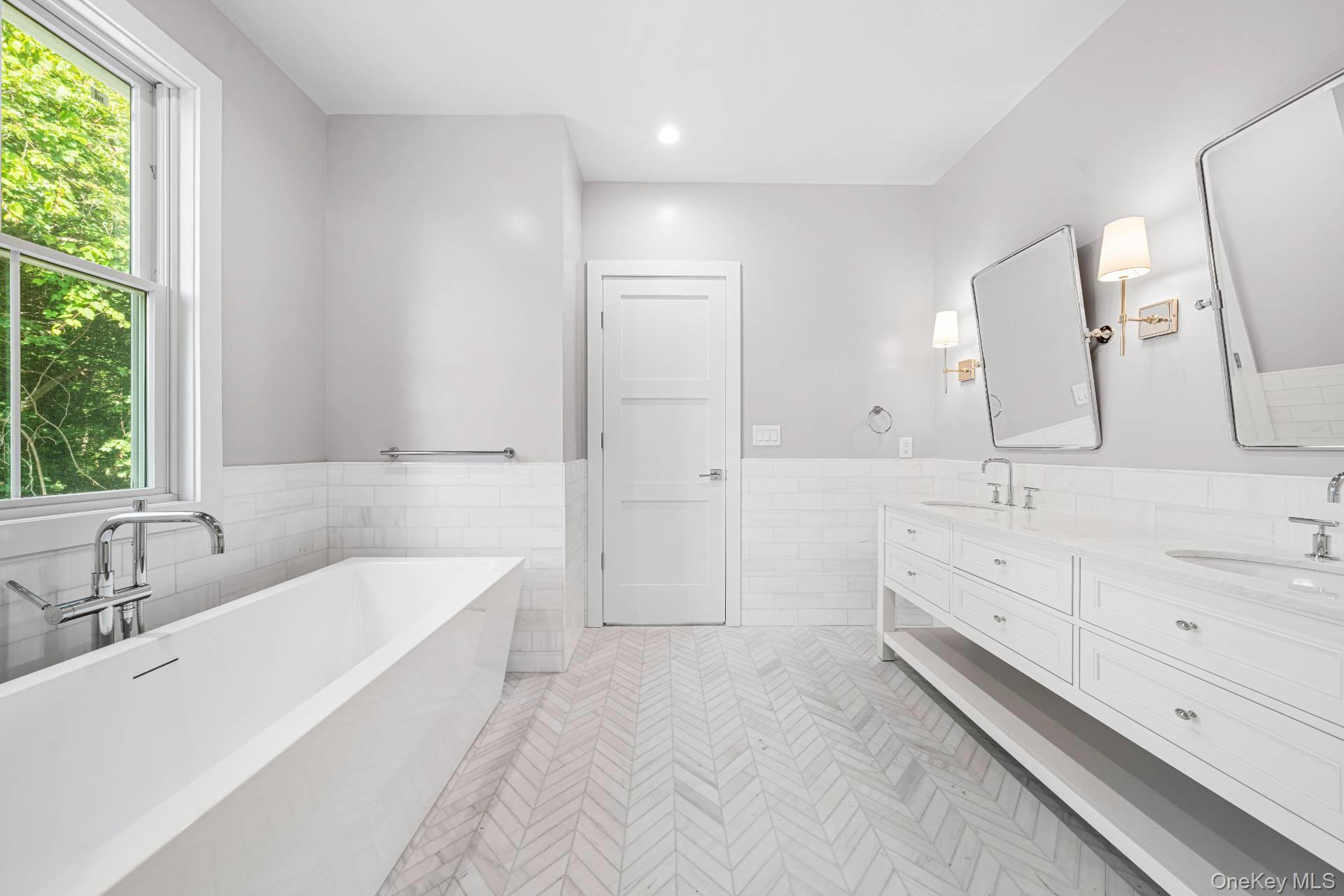 #16 photo, 37 Peconic Bay, サフォーク郡 Southampton , NY 11968