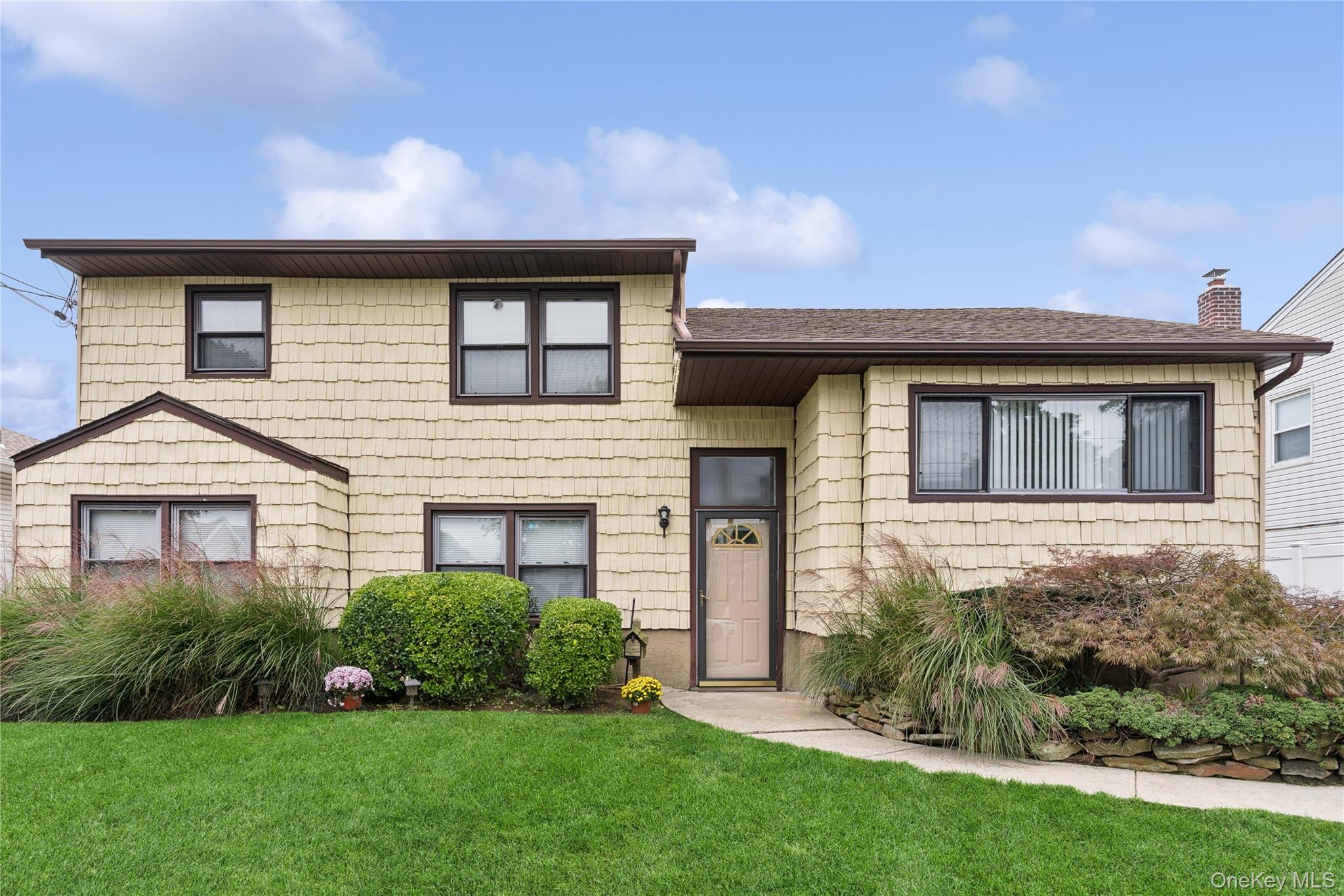 #1 photo, 3612 Ladonia Street, ナッソー郡 Seaford , NY 11783