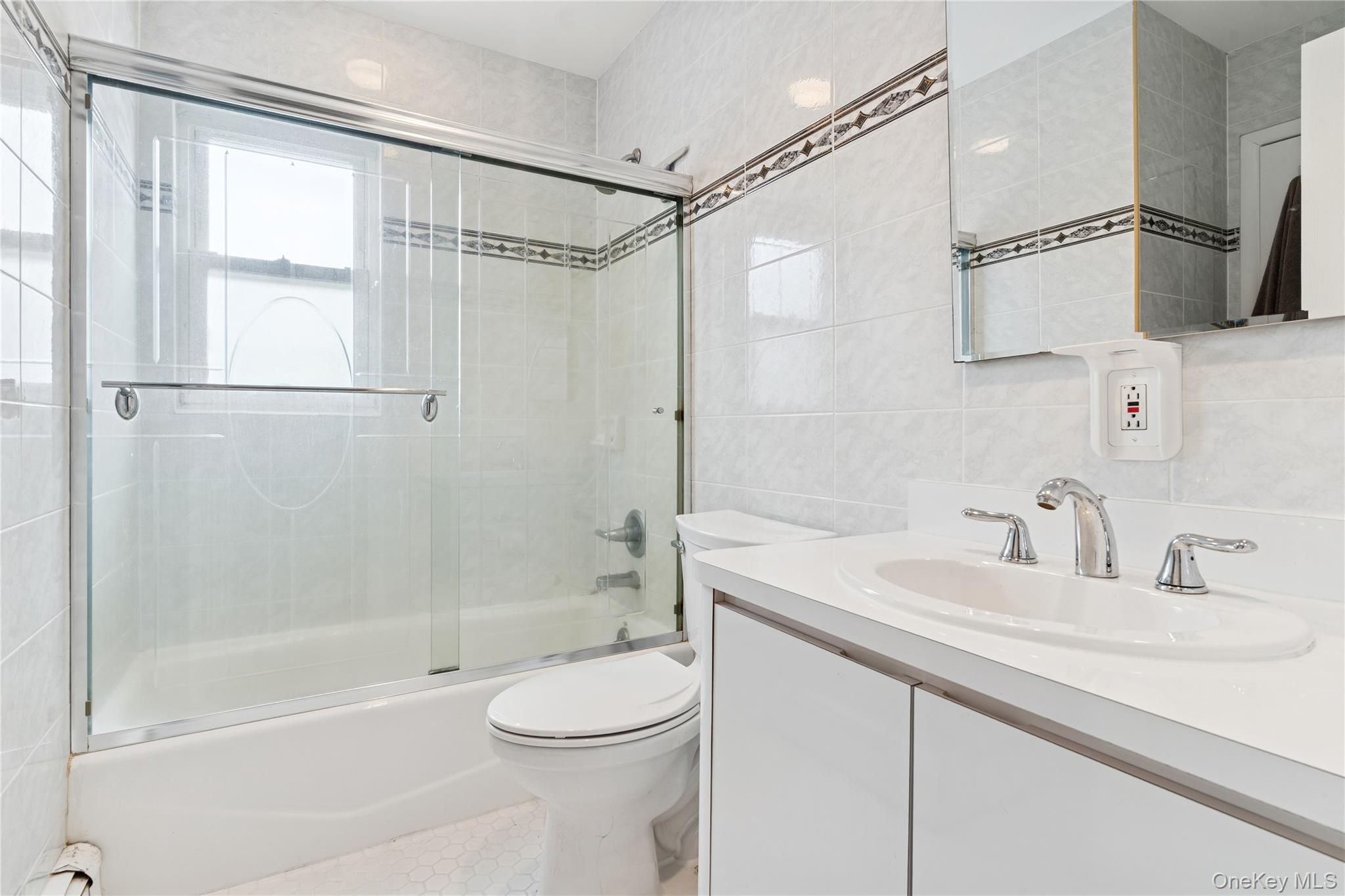 #13 photo, 3612 Ladonia Street, ナッソー郡 Seaford , NY 11783