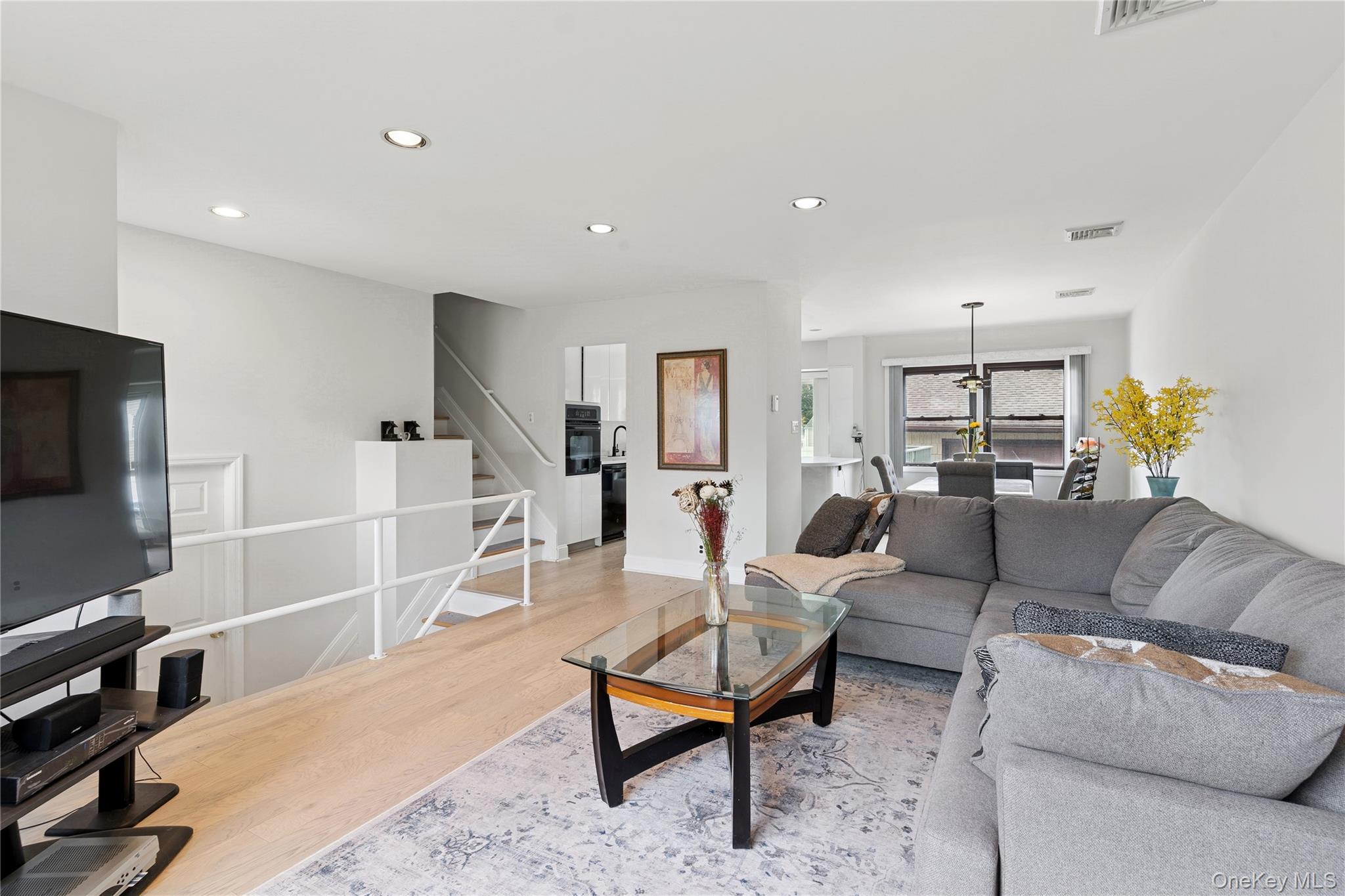 #4 photo, 3612 Ladonia Street, ナッソー郡 Seaford , NY 11783