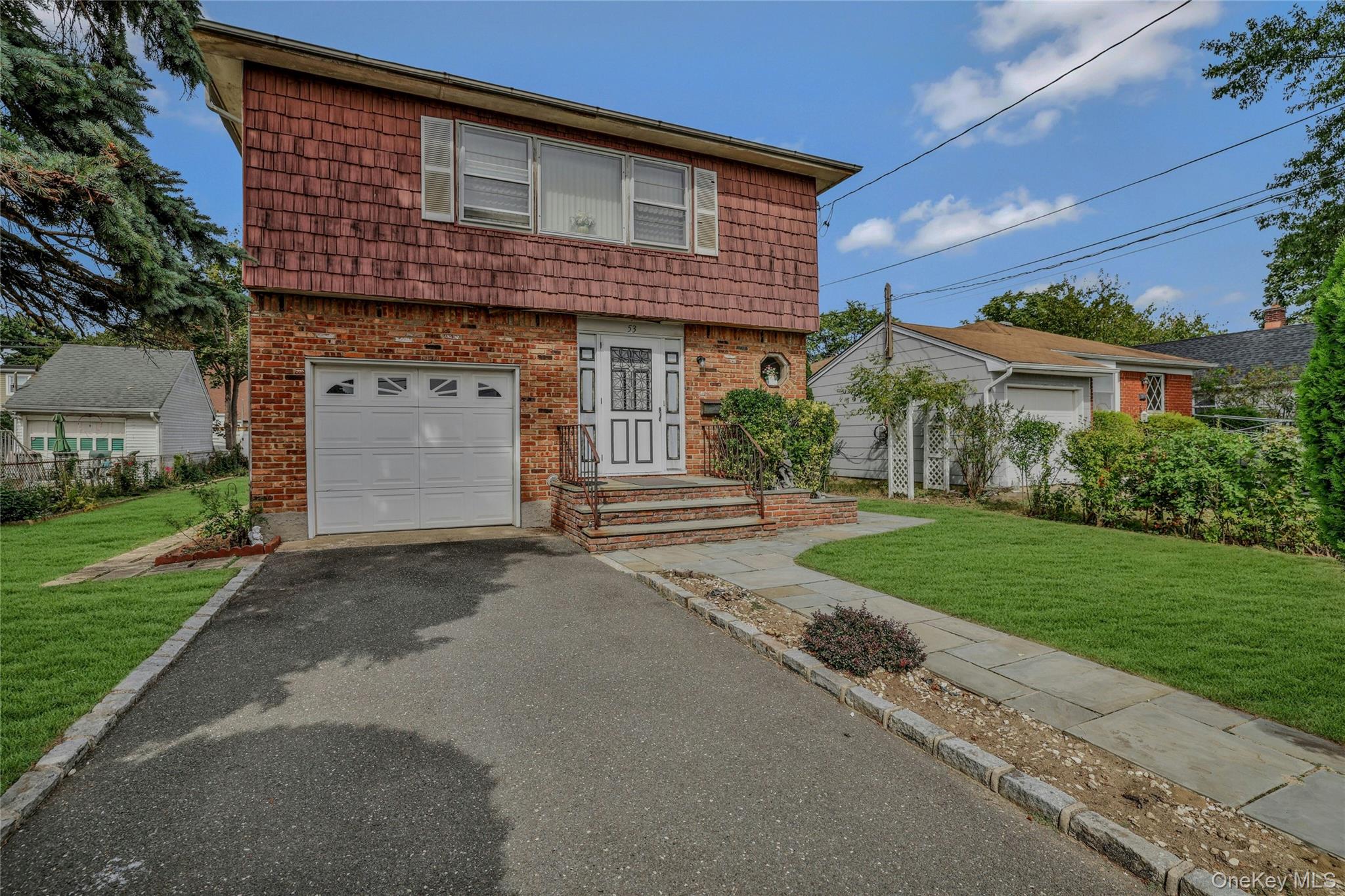 #1 photo, 53 2nd Street, ناسو New Hyde Park , NY 11040