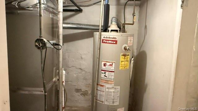 #9 photo, 264-15 82nd Ave, Floral Park , NY NY 11004