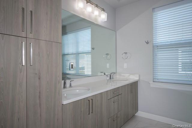 #11 photo, 198 Sutton Court, サフォーク郡 Mount Sinai , NY 11766